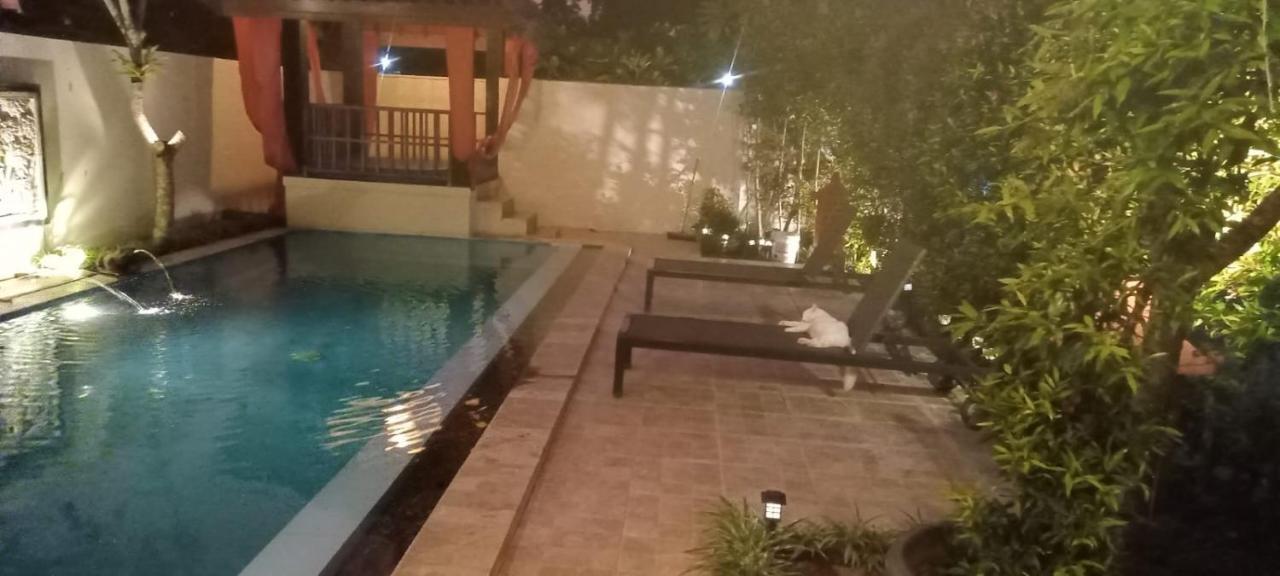 Rosseno Villa ยอกยาการ์ตา ภายนอก รูปภาพ