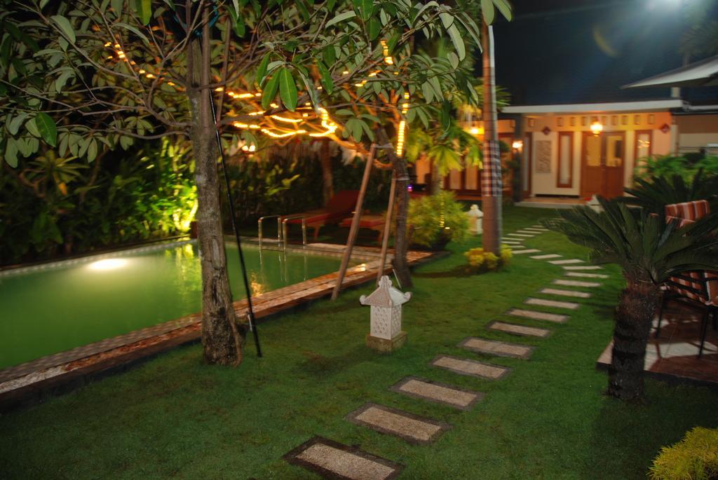 Rosseno Villa ยอกยาการ์ตา ภายนอก รูปภาพ